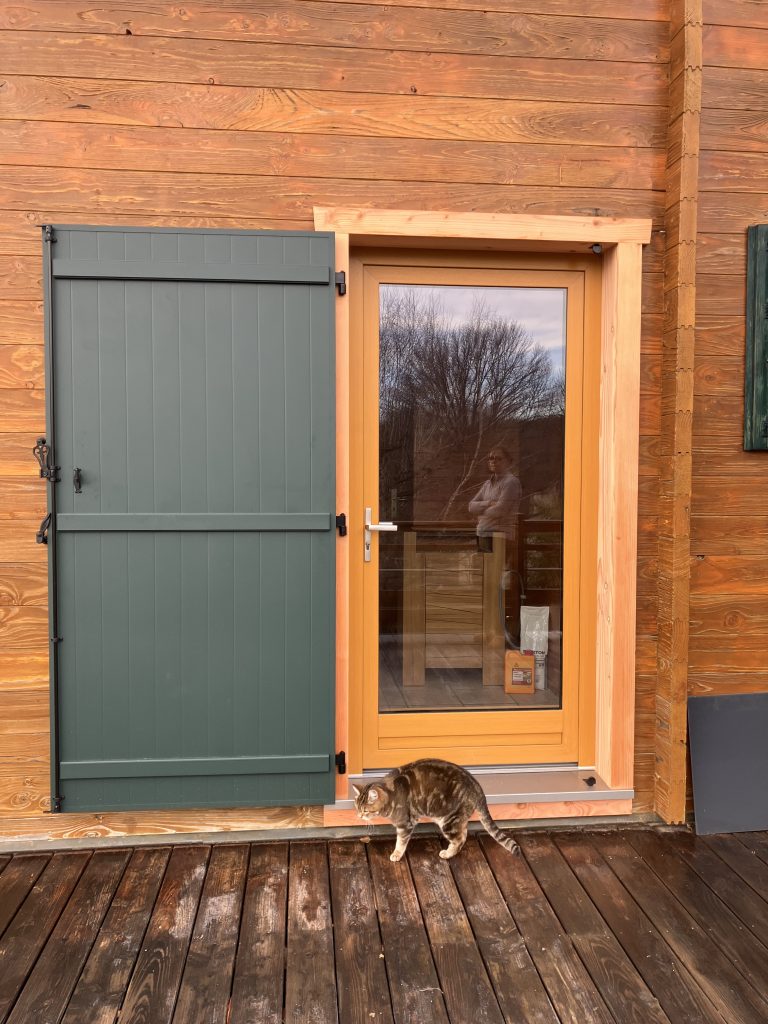 divers, création d'une ouverture dans un chalet. ORCINE 2024