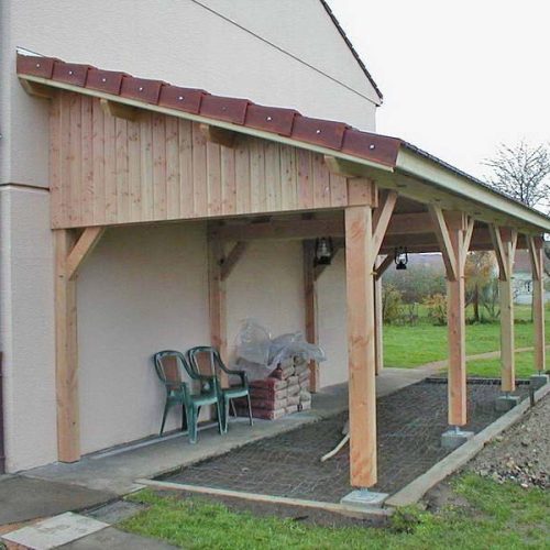Auvent bois Douglas couverture tuiles