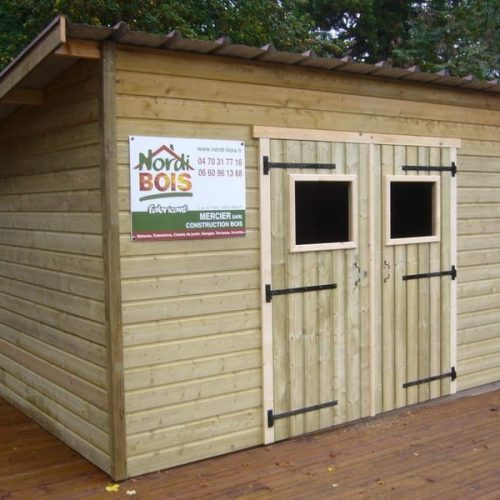 Abris de jardin bardage Pin traité autoclave couverture bac acier à Abrest