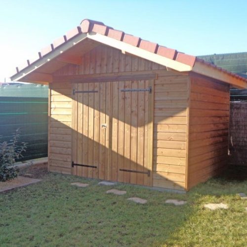 Abris de jardin bardage Pin traité autoclave couverture tuiles à Charmeil